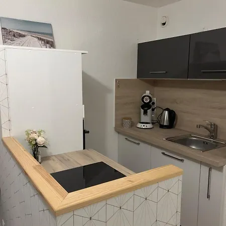 Marseillan Apartment *