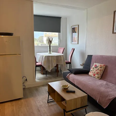Marseillan Apartment *